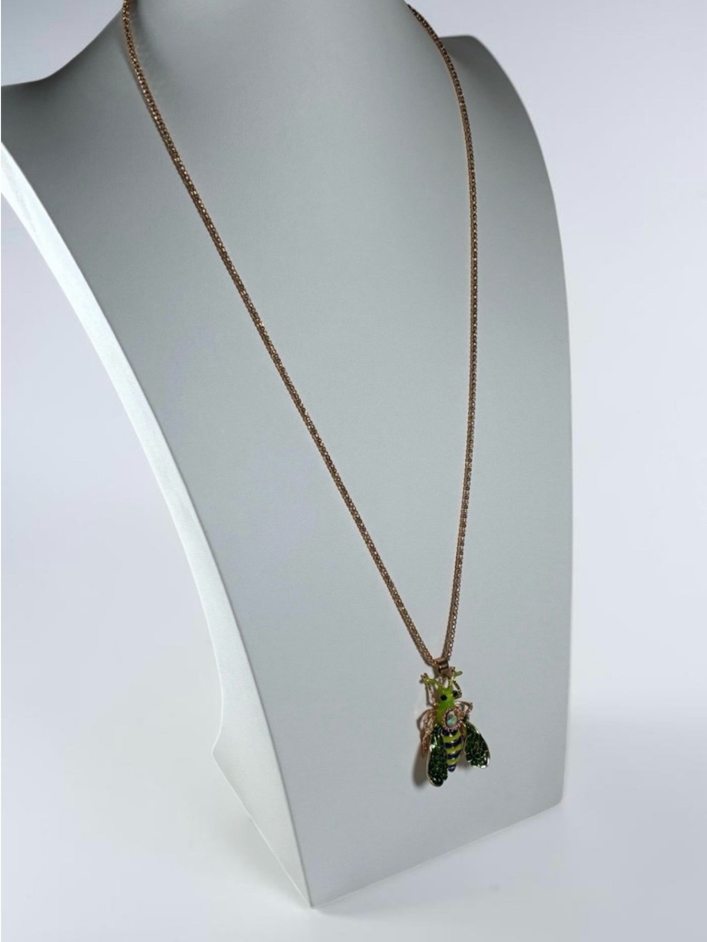 Betsey Johnson Green Enamel Crystal Insect Bee Pendant Necklace - Picture 3 of 8